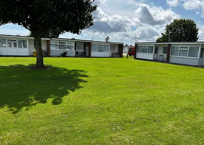 2 Bedroom Chalet Close To Beach
