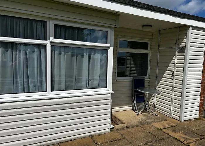 2 Bedroom Chalet Close To Beach
