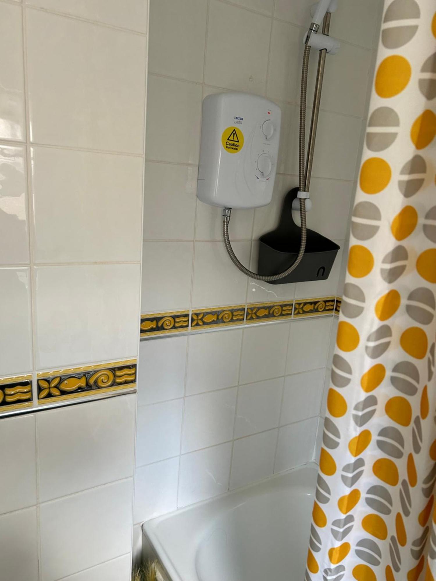 2 Bedroom Close To Holiday home *