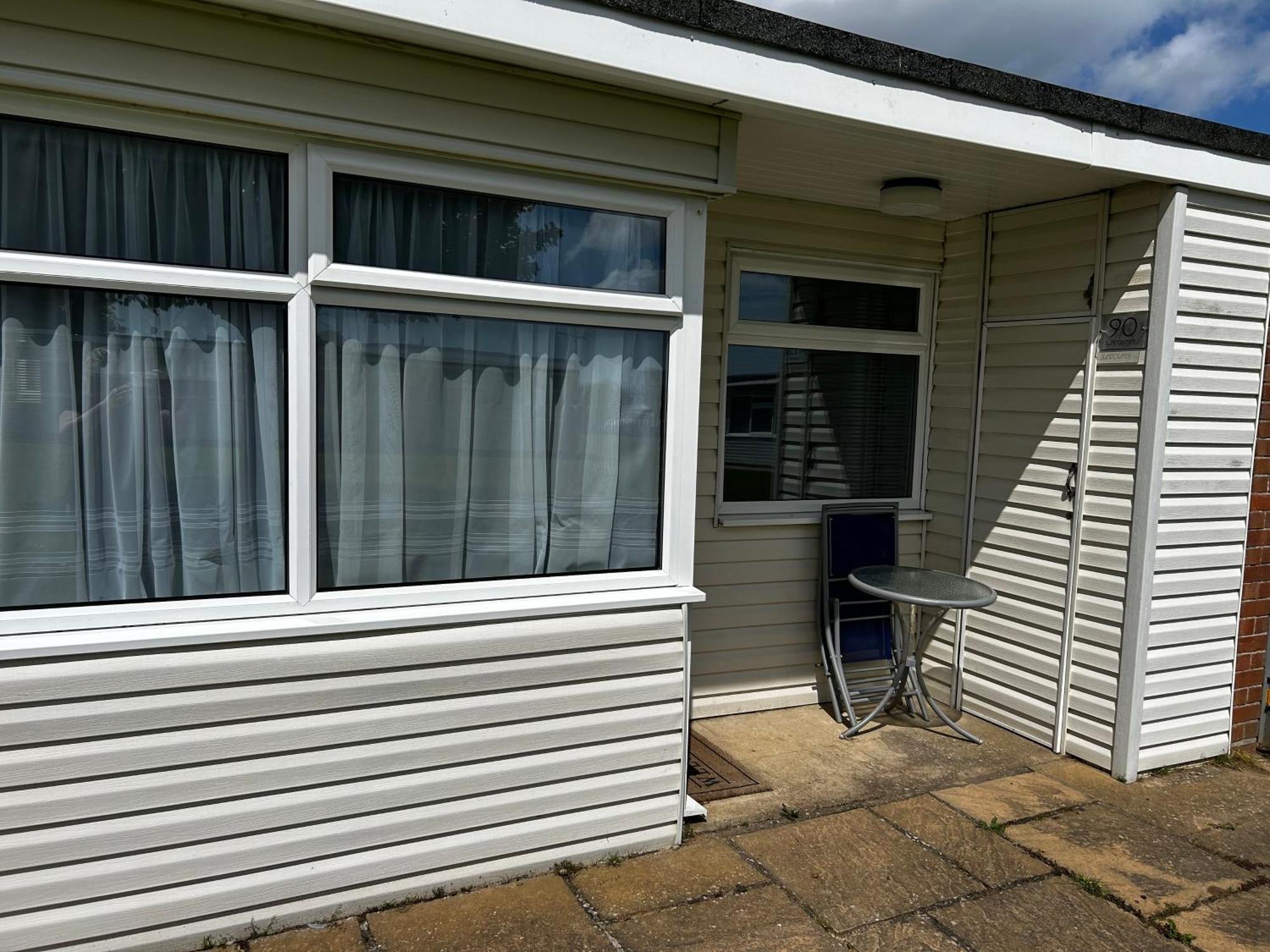2 Bedroom Close To * Hemsby